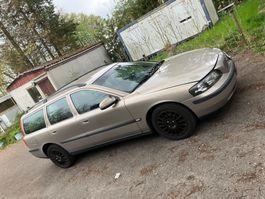 Volvo V70 Kombi,At.jg 04.MFK 6.23.km275000 kl.Unfall fahrbar