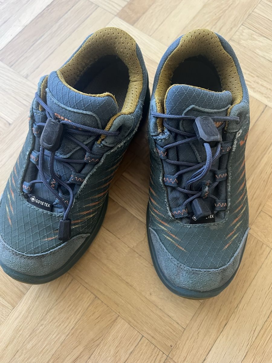 Lowa Schuhe für Jungen: Lowa Trekkingschuhe Gr. 30 – Gebraucht aus Samedan von Schweiz13 1