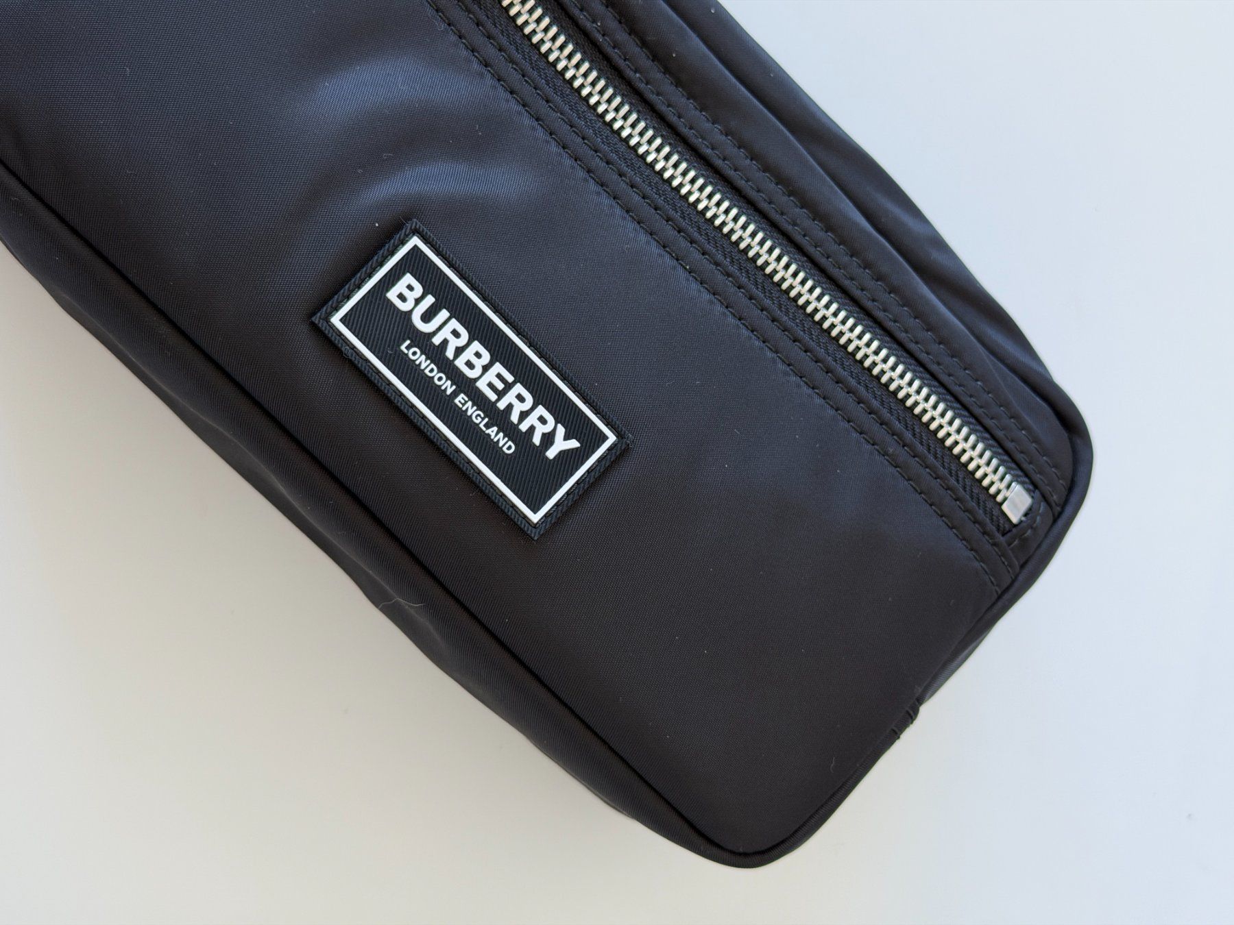 Burberry Custodie per cosmetici: New cosmetic bag Burrberry – Nuovo e nell'imballaggio originale da Lugano venduto da juledo 2