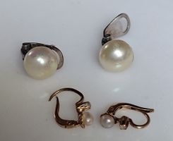 Prezioso Scrigno d'Epoca con 2 Paia di Orecchini da Bambina