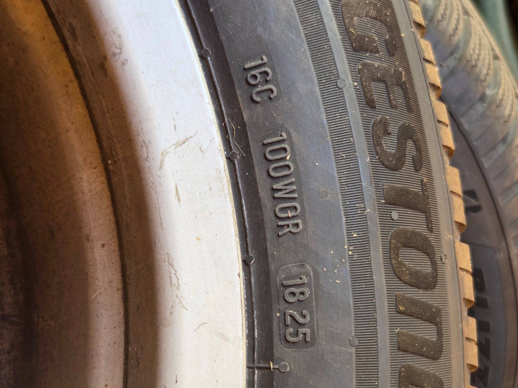 Bridgestone Pneumatici & Ruote complete: Winteralofelgen mit Reifen – Usato da Ilanz venduto da Pedrooo 2