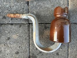 Wunderschöner Porzellan Isolator Glöggli mit Haken Strommast