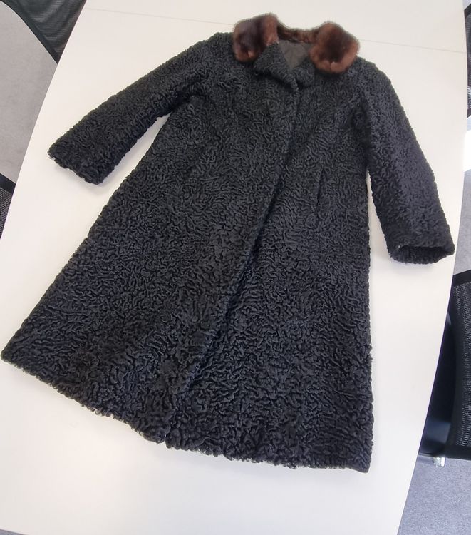 Cappotti: Manteau Fourrure Astrakan Vintage Pelz-Piro St. Jngbert – Usato da Genève venduto da pao_8srw