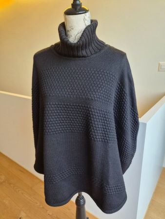 Damen Poncho Pullover schwarz mit Rollkragen