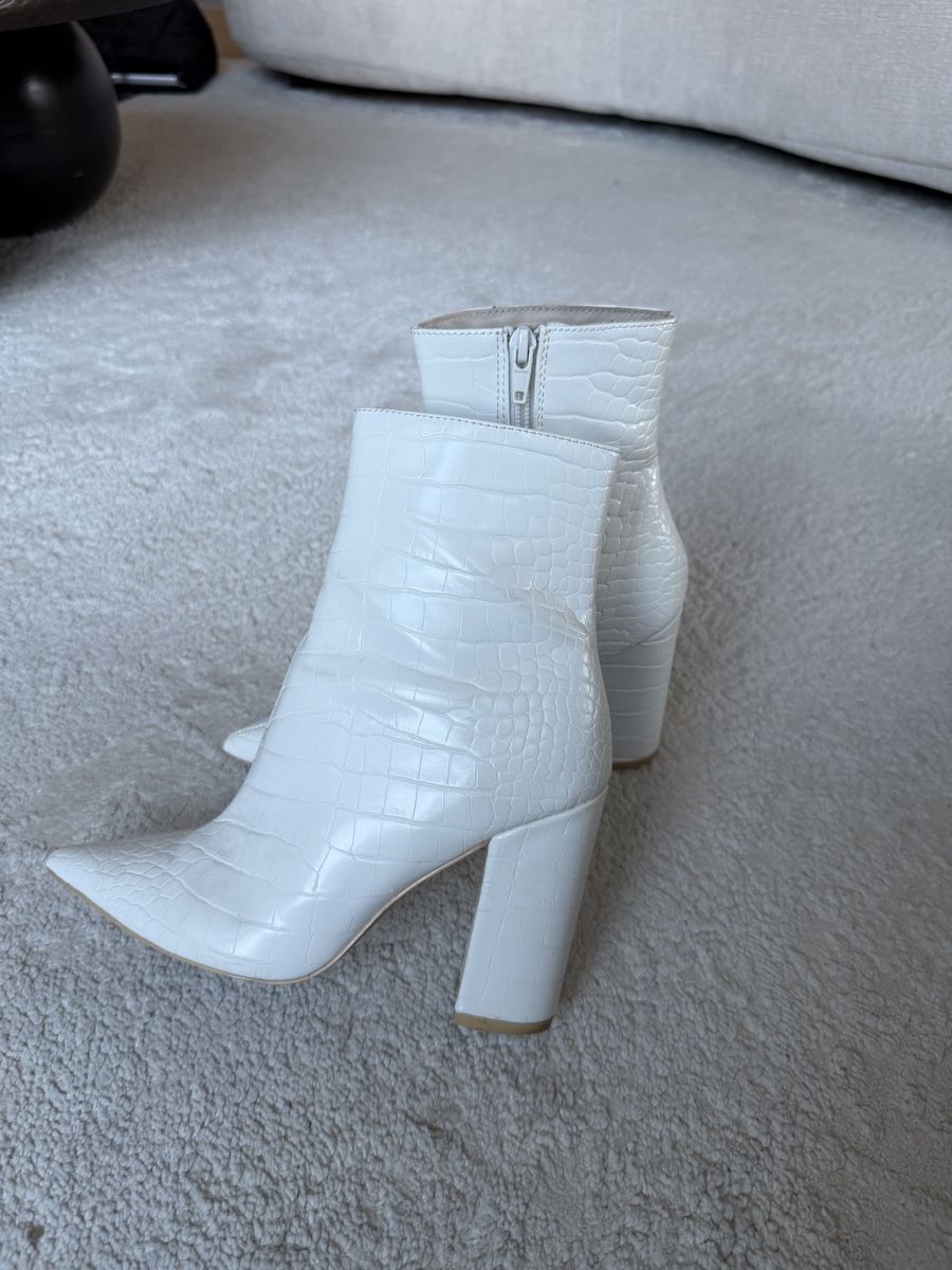 Scarpe da donna: White Ankle Boots, Size 36 – Usato da Dübendorf venduto da ilianalou