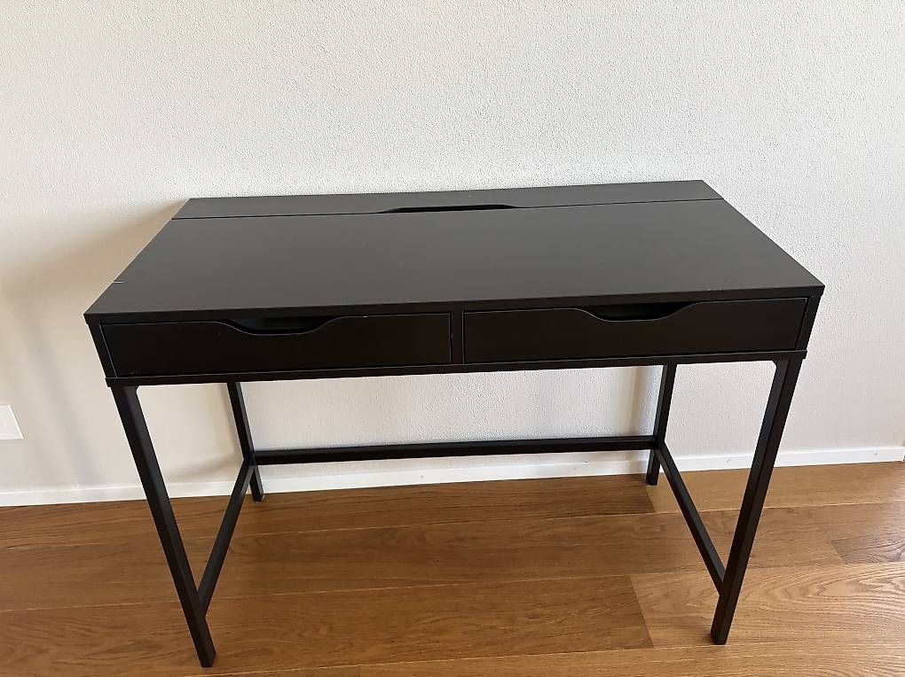Scrivanie: Schreibtisch Ikea schwarz – Usato da birr venduto da vde_6522 1