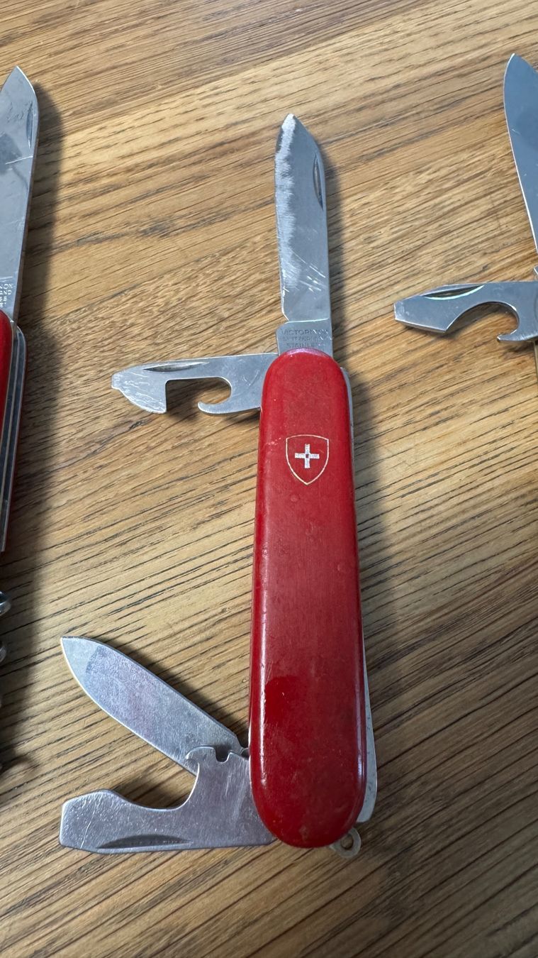 Victorinox Couteaux de poche: Victorinox Sackmesser gebraucht alt – D'occasion à Burgdorf par Catbagger64 2