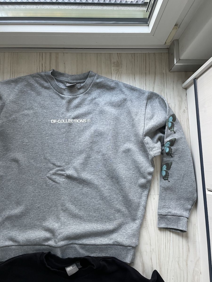 Asos Pullover & Sweatshirts: 2x ASOS Sweaters Butterfly Print M & Black M – Neu (gemäss Beschreibung) aus La Tour de Peilz von bau_sm8d 1