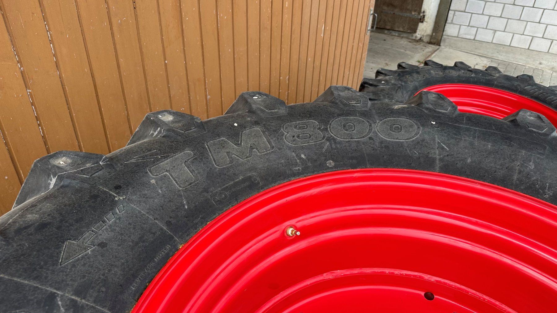 Fendt Trattori: Fendt Reifen mit Felgen – Usato da Tuttwil venduto da Tuttli75 1