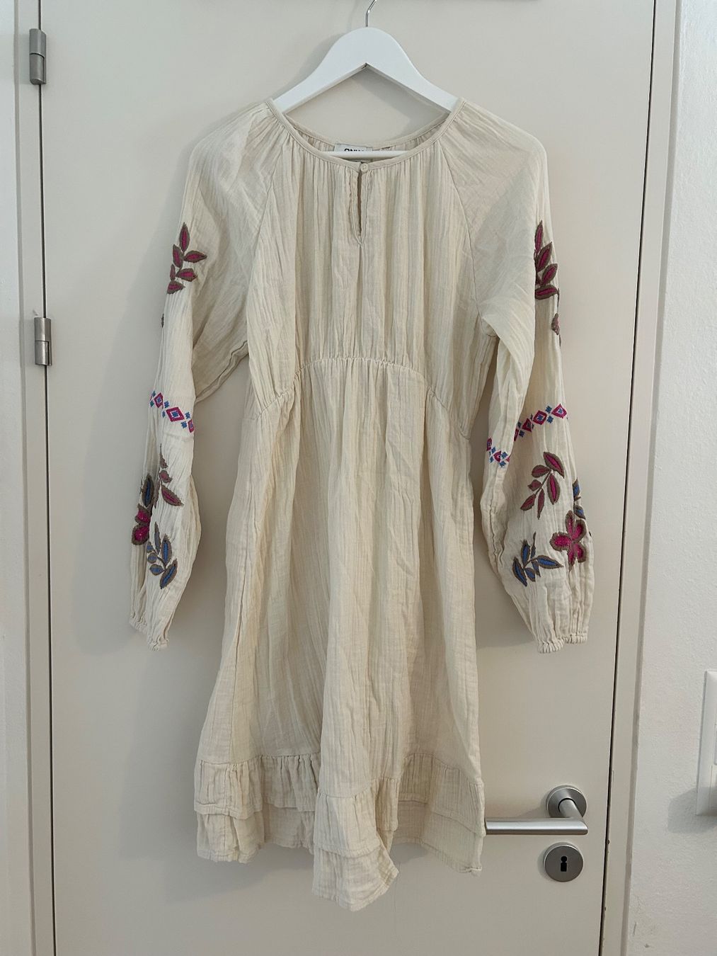 Only Vestiti: Umstandskleid Boho mit Stickerei – Usato da Zürich venduto da predisha