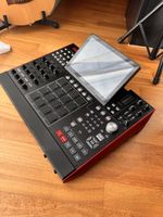 Akai MPC X mit Decksaver und Transportbag