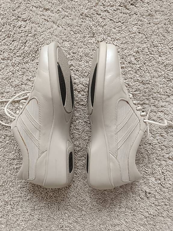 Scarpe da donna: Damenschuhe  – Usato da Rudolfstetten venduto da Fotorobi 1