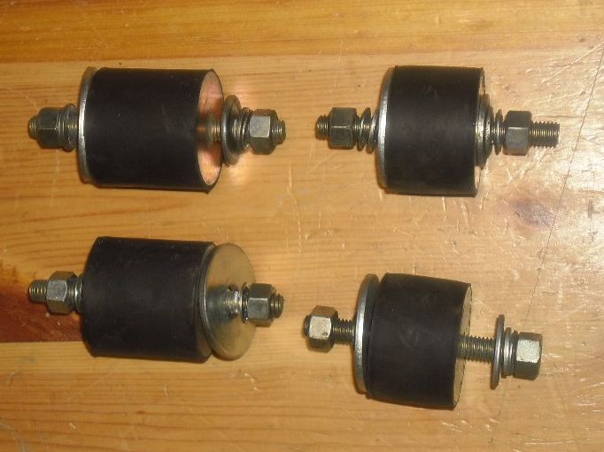 Metall- & Schlosserei Sonstiges: 4 Stk.  Silentblock / Gummipuffer , 40mm – Gebraucht aus Büren SO von omsa
