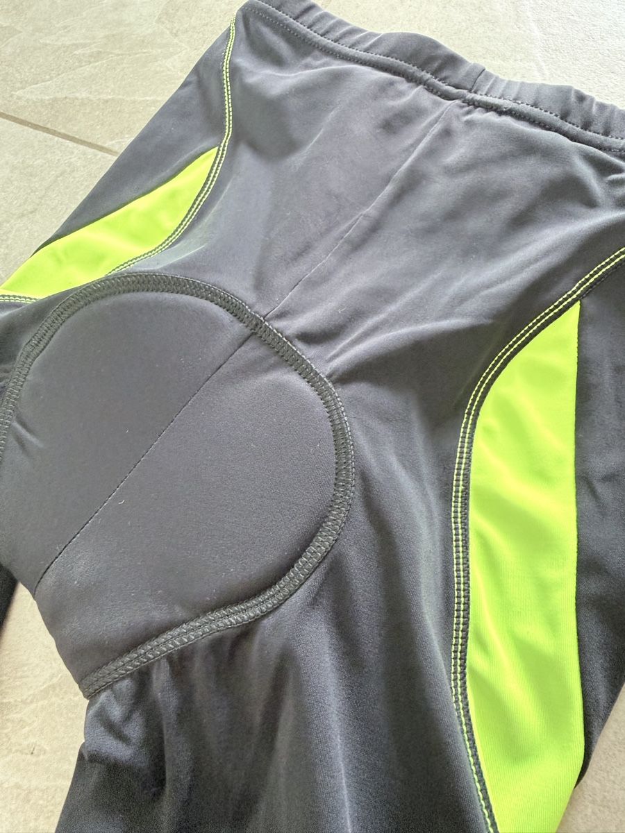 Pantaloni: Velo Shorts Gr. 152/158 – Usato da Brüttisellen venduto da Ayersa 3