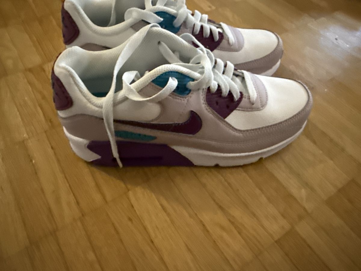 Nike Scarpe per ragazze: Nike Air Max 90 neu und original  – Nuovo (secondo la descrizione) da Sisseln AG venduto da Gommibaerli87 1