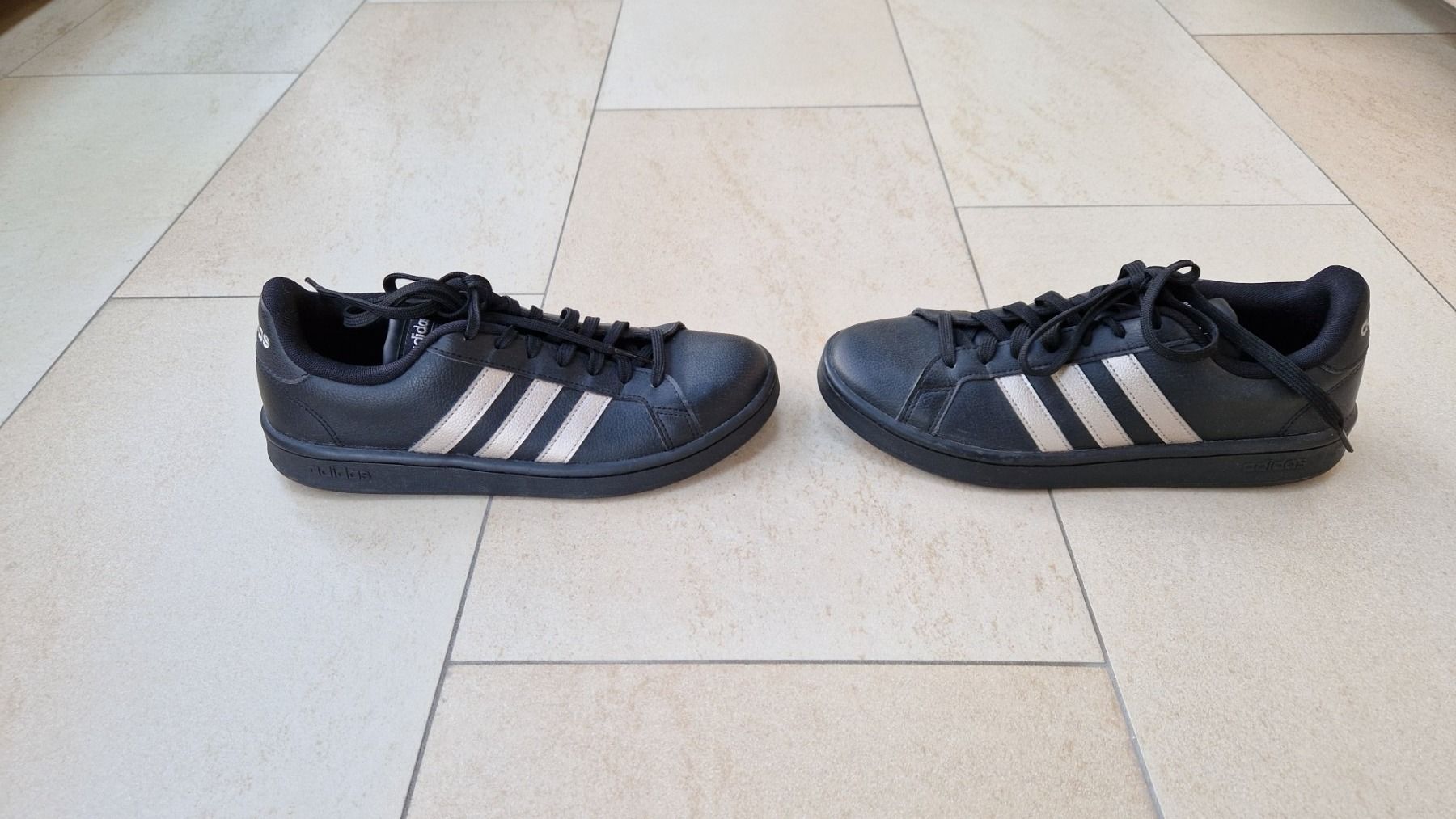 Adidas Scarpe da donna: Adidas Turnschuhe Gr. 41 1/3 schwarz / Silver – Usato da Einsiedeln venduto da patty01 2