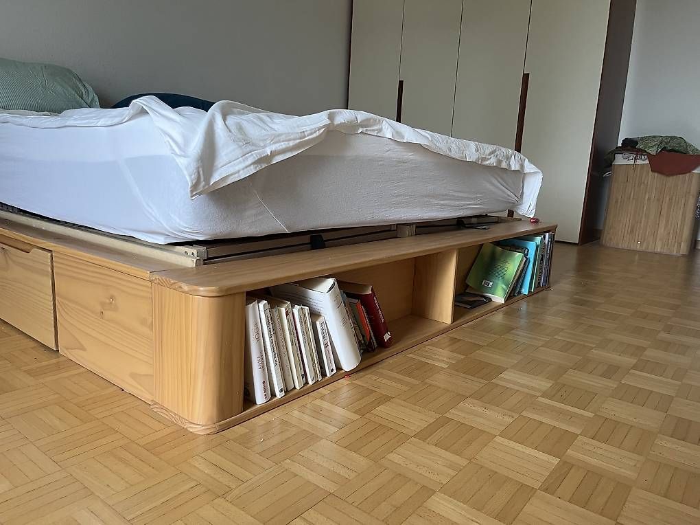 Betten: Doppelbett mit Schubladen und Rost – Gebraucht aus Basel von mendieta89 2