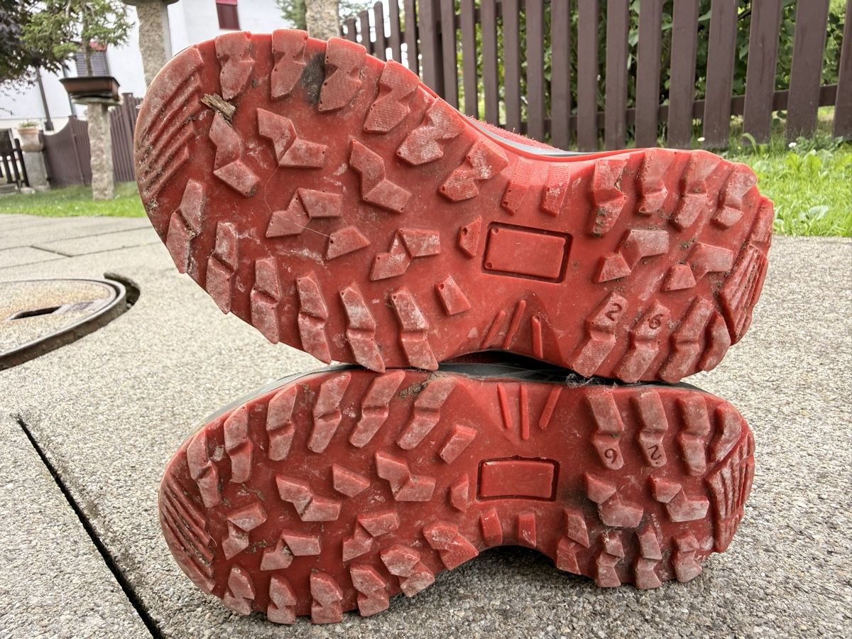 Scarpe per ragazzi: Kinder Wanderschuhe Gr. 26 – Usato da Worben venduto da Andi_Gerpe 1