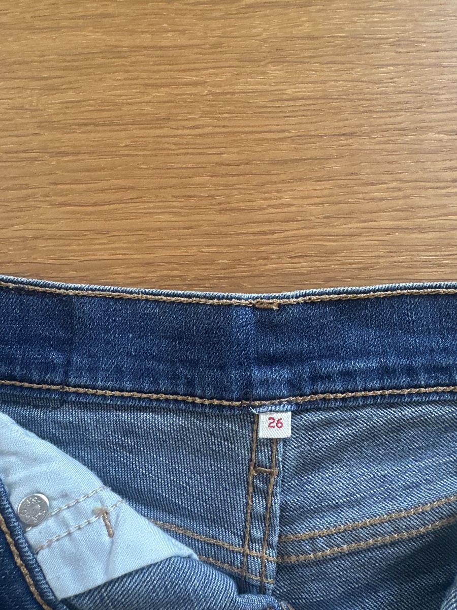Levi's Jeans: Levis Jeansshorts in Dunkelblau – Gebraucht aus Wettswil von ann_cdf7 3