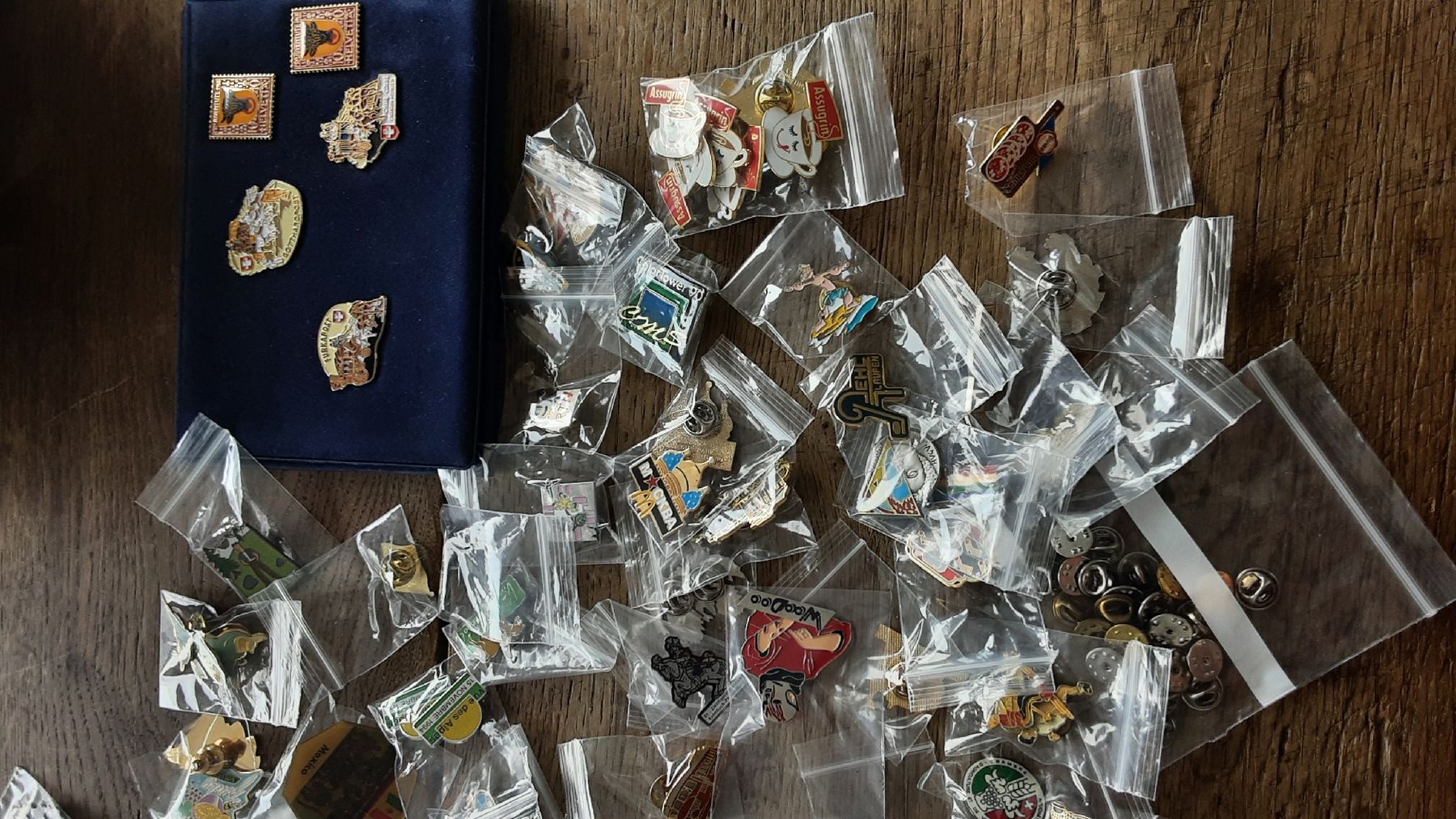 Swiss Placchette & Badge: pin’s divers – Nuovo e nell'imballaggio originale da Neuchâtel venduto da wyl_zxp8 4