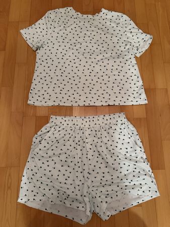 Damen Pyjama Set kurz weiss mit Blumenmuster neuwertig