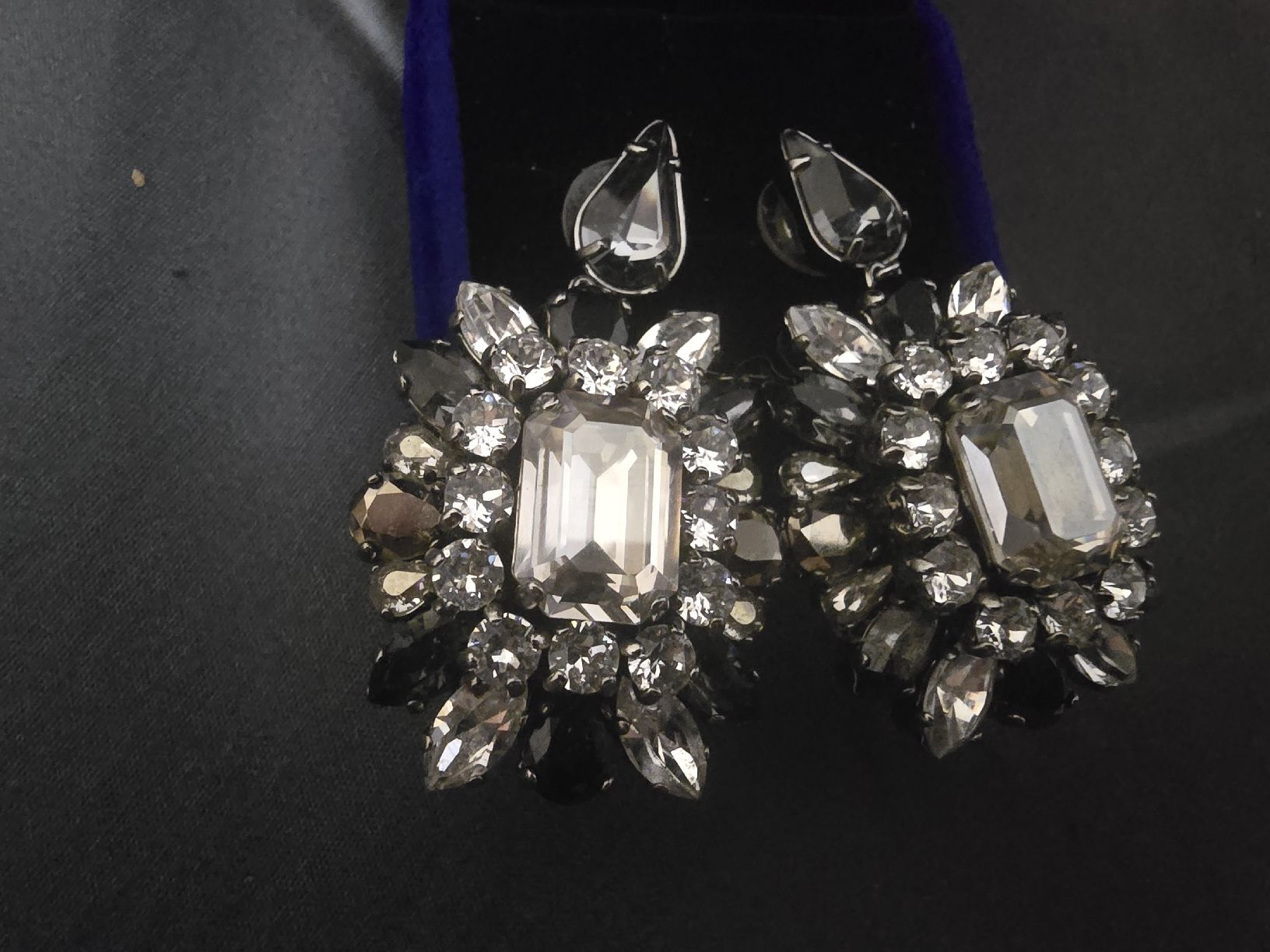 Swarovski Ohrringe & -stecker: Authentic Swarovski by Sharouk Ohringe – Gebraucht aus Oberdiessbach von Beautiful-things