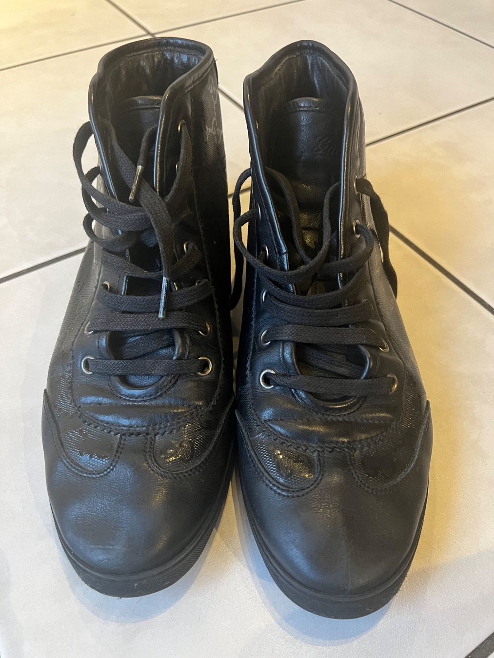 Gucci Chaussures femmes: Basket Gucci noir – D'occasion à Monthey par Joseph-29