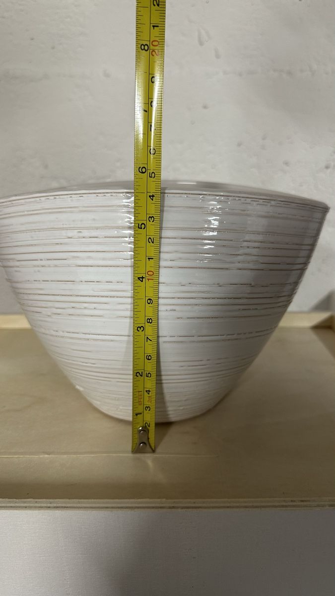 Blumentöpfe: Übertopf/Blumentopf weiss strukturiert (oval) – Gebraucht aus Oberengstringen von Derysh 4