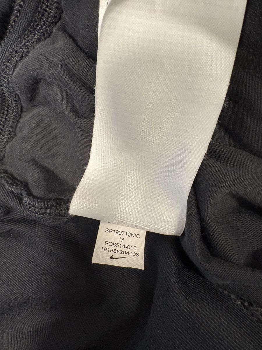 Nike Pantaloni: Nike Shorts S – Usato da Rümlang venduto da svent 4