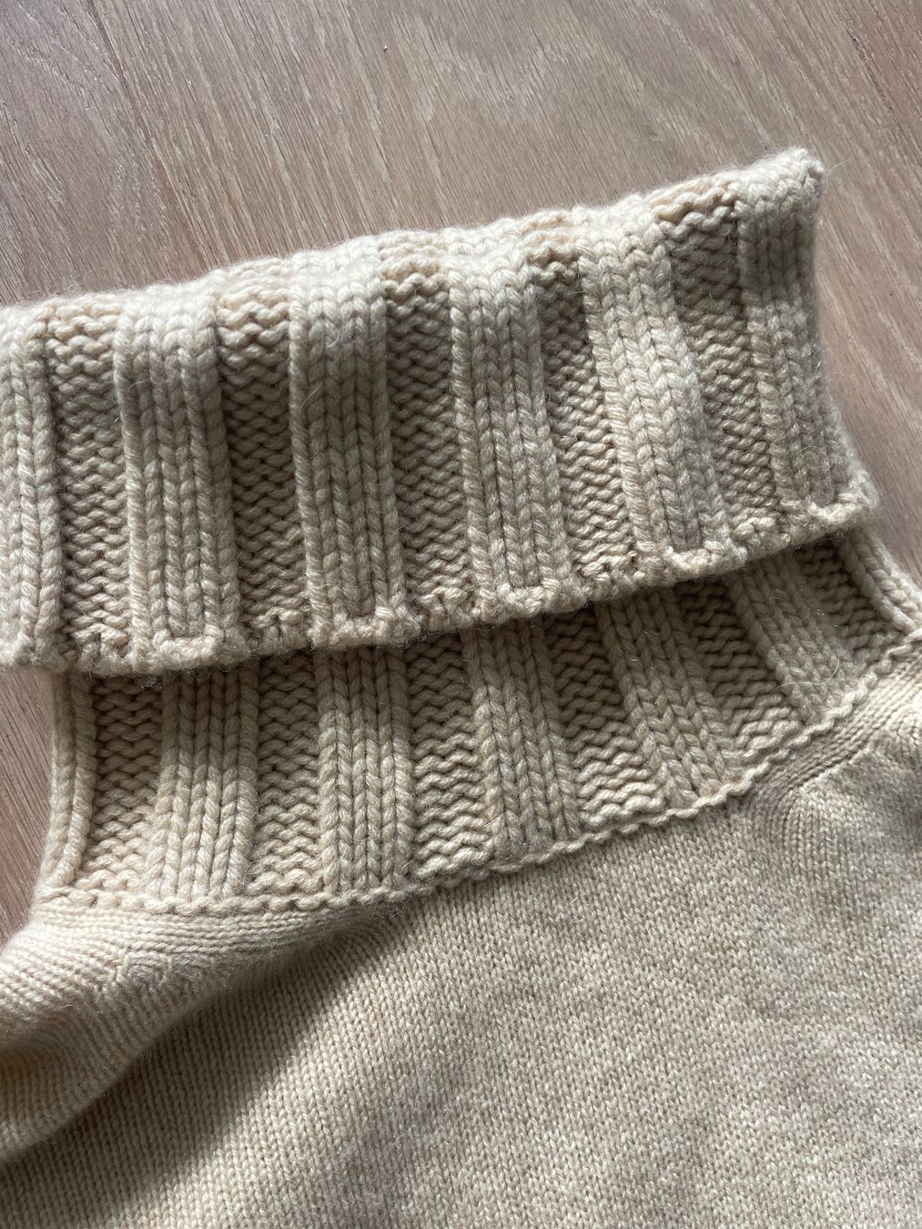 Roberto Cavalli Maglioni & Felpe: Cooler Roberto Cavalli Kaschmir Pulli Gr. S – Nuovo (secondo la descrizione) da Erlenbach ZH venduto da Pocahoney 3