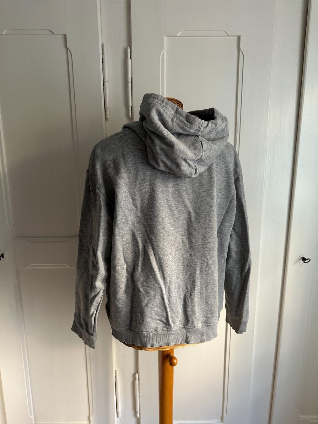 H&M Maglioni & Felpe: Hoodie Sweatshirt hellgrau meliert S – Usato da Zürich venduto da Diazaio 2