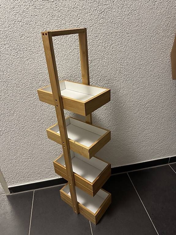 Scaffali: Kleines Badezimmerregal – Usato da Zürich venduto da justin27