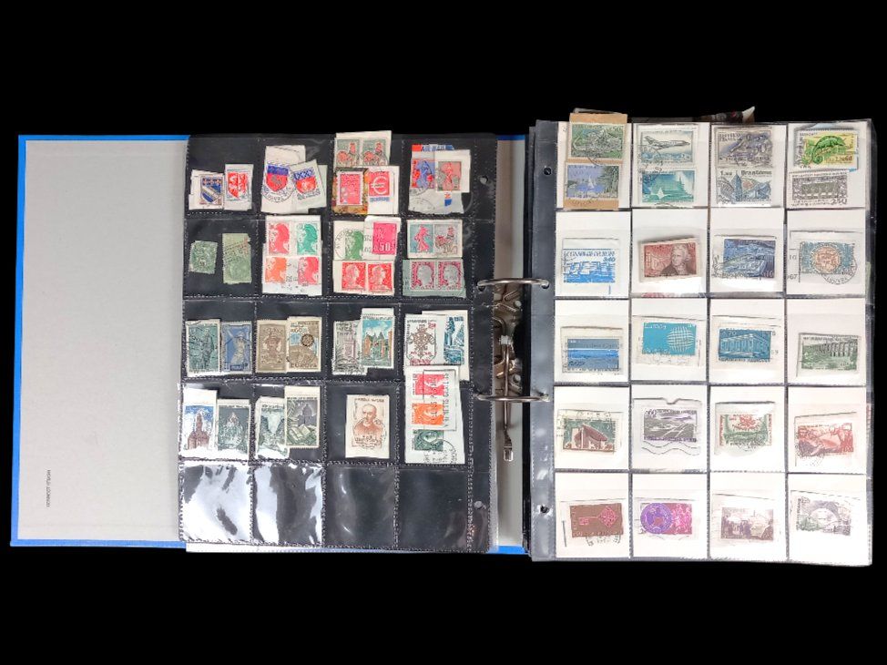 Tutti i francobolli: 1 Ordner Briefmarken International, grob sortiert – Usato da Hünenberg venduto da Restwert_Zug 1