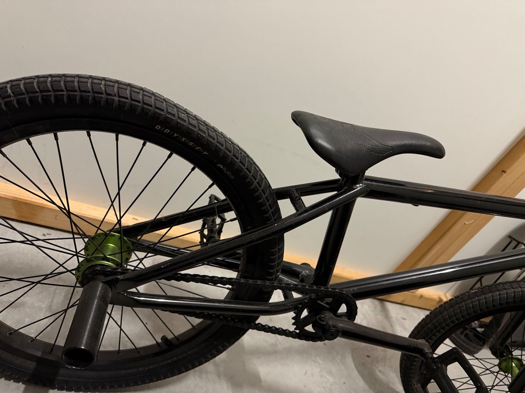 Pneu BMX Duo Hi-Street Low HSL 20x2.4 Violet – Paroi Latérale Noire, Neuf