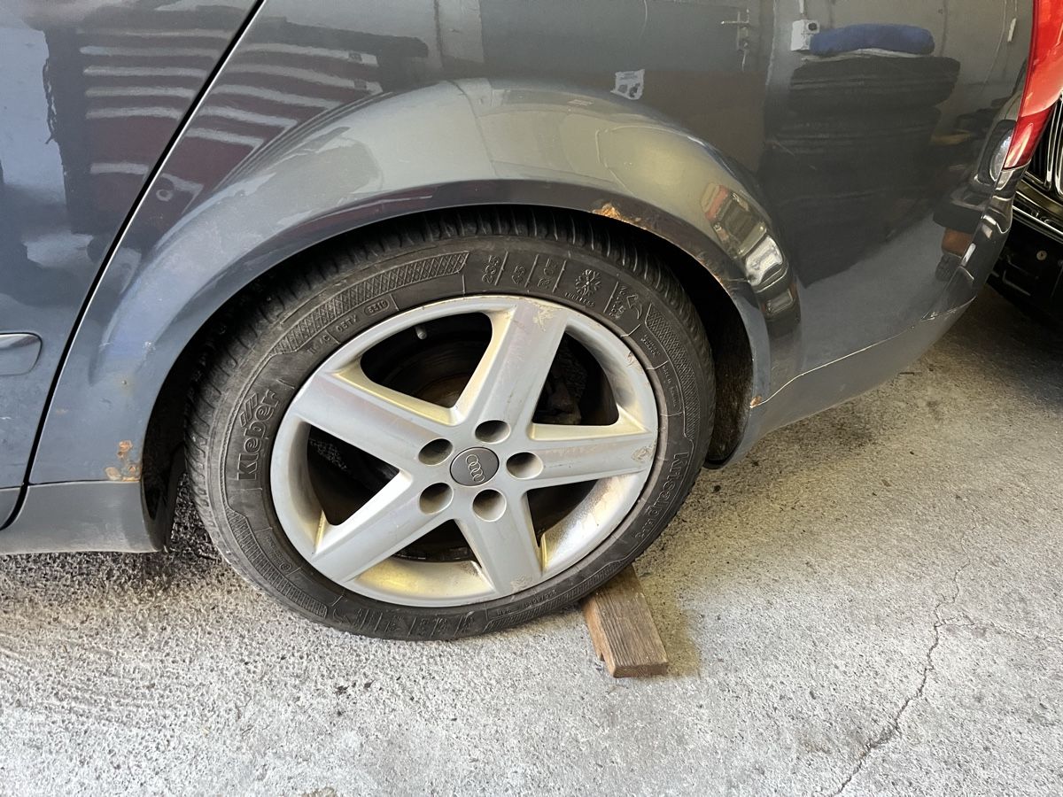 Audi Automobili: Audi A4 B6 Avant Quattro – Difettoso da Lenk im Simmental venduto da Treuthy 3
