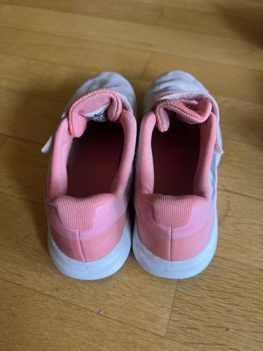 Nike Scarpe per ragazze: Nike Revolution 3 Mädchen Turnschuhe Gr. 31.5 – Usato da Zürich venduto da Salsera79 2
