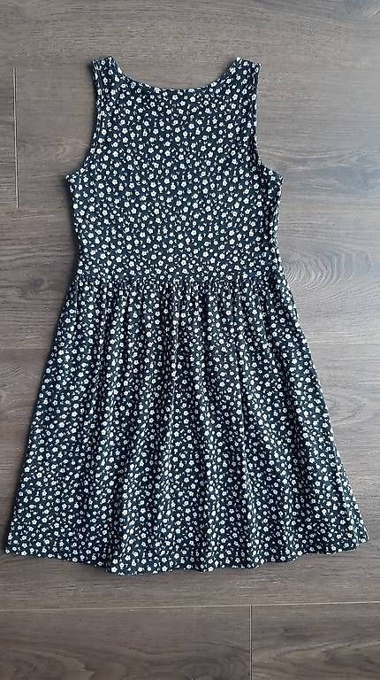 H&M Vestiti & Gonne: Kleid Gr. 134/140 – Usato da Erstfeld venduto da nan_6f9p 2