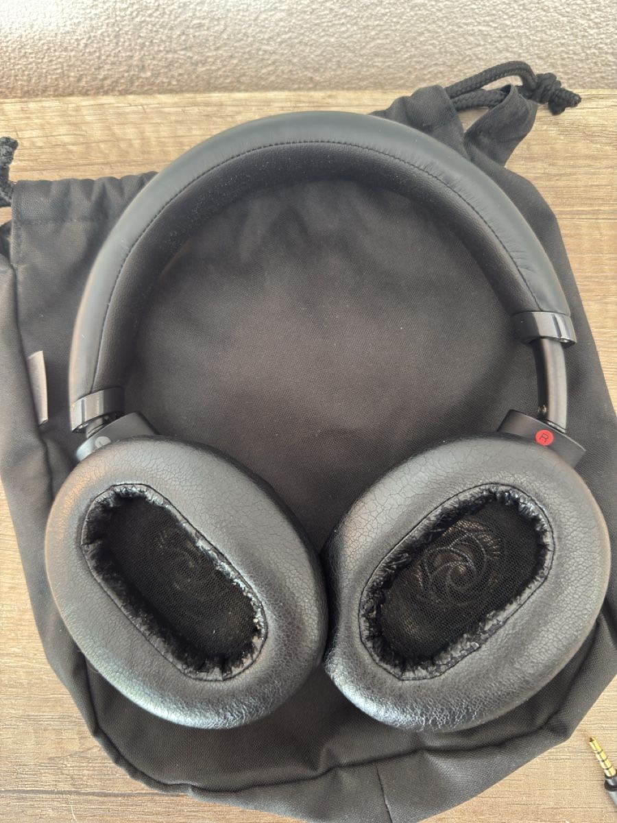 Sony Cuffie: Casque Sony MDR-1AM2  – Usato da Broc venduto da planetmb 2