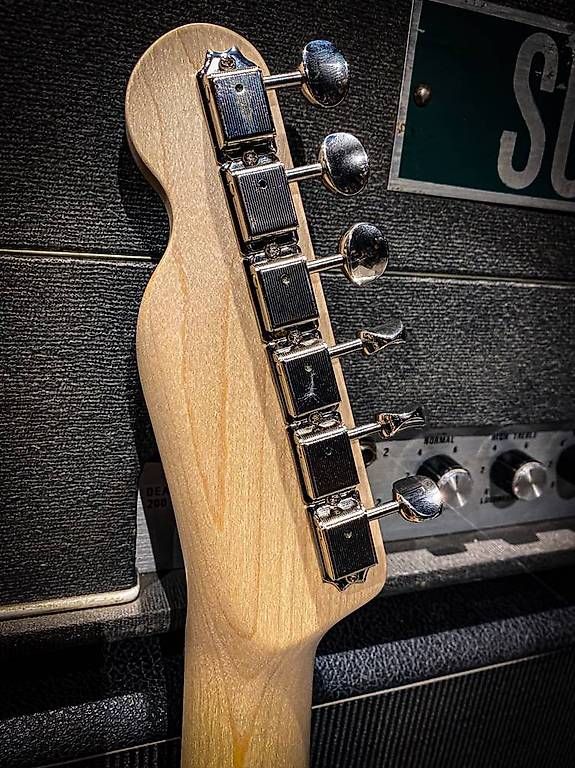 Musikinstrumente: Ted Guitars Motel aluminium telecaster – Gebraucht aus Montreux von Alligator-AMPS 4