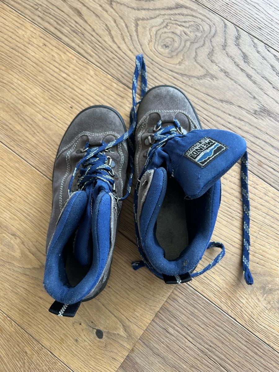Meindl Scarpe da uomo: Meindl Kinder Wander Schuhe Gr37 – Usato da Uerikon venduto da Saffagirl 3