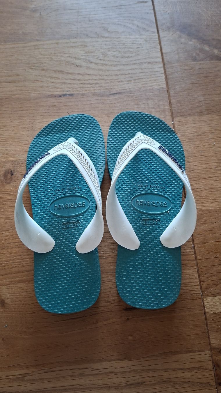 Chaussures garçon: Kinder Flipflops Gr. 31-32 – D'occasion à Safnern par Brionne
