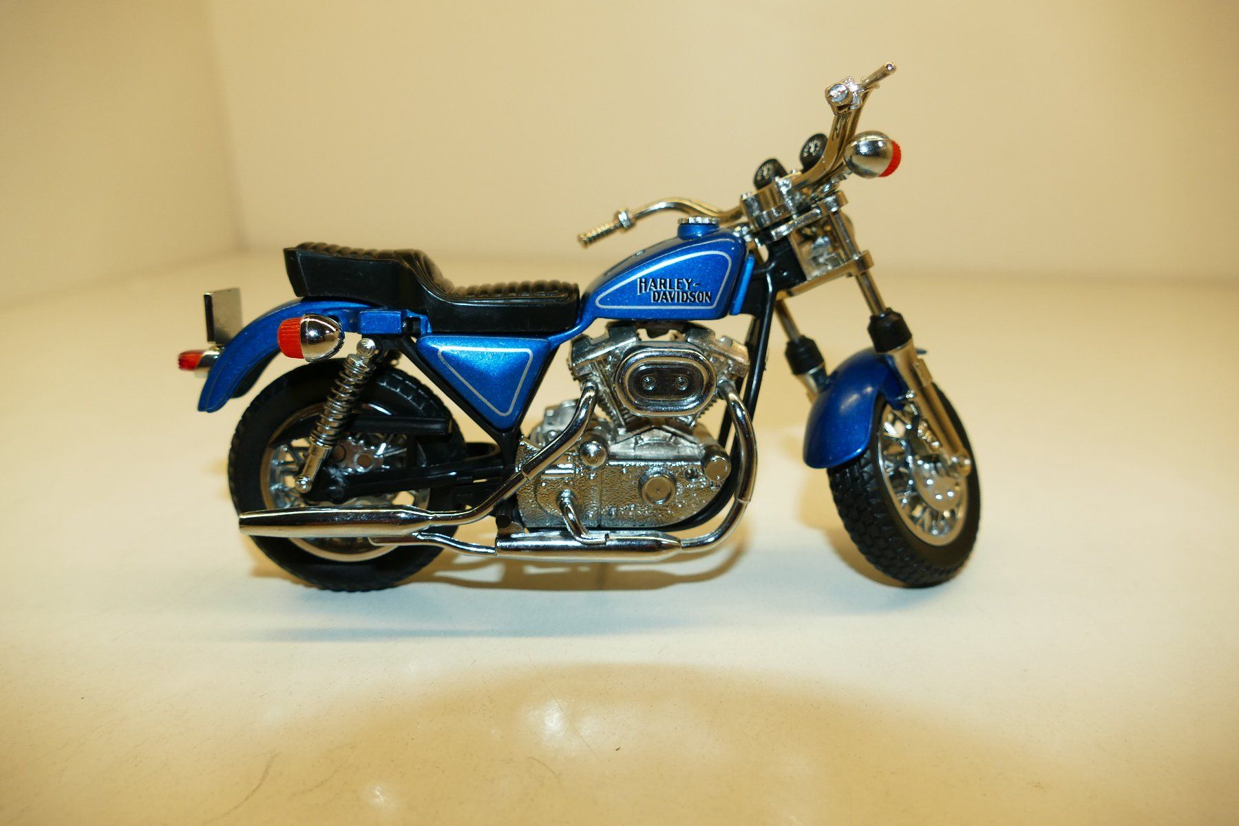 Kit di modellismo & Modellini statici: Matchbox 1:15: Harley Davidson Sportster – Usato da Niederhasli venduto da rail-duerst 3