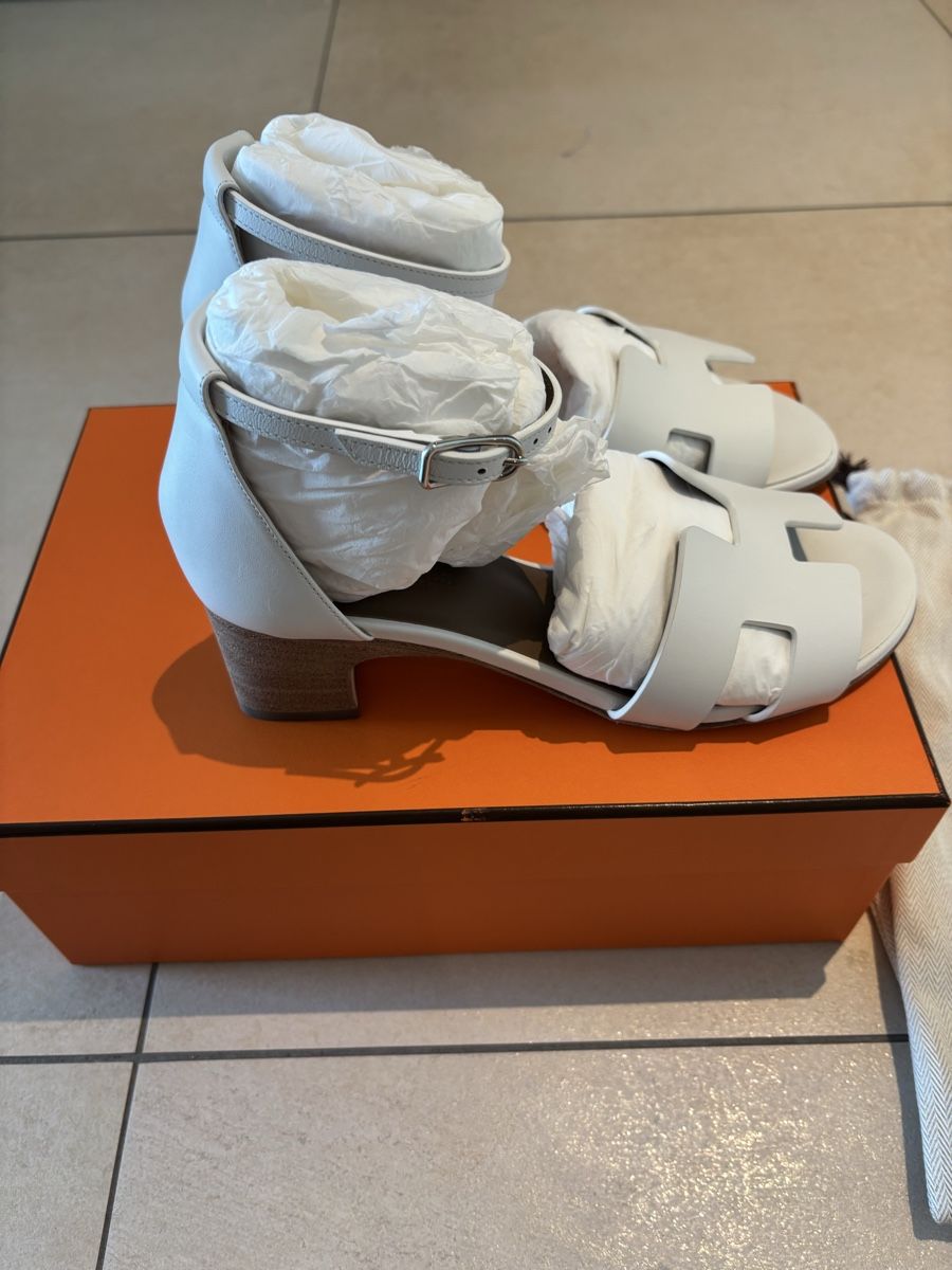 Hermès Damenschuhe: Hermes Sandalen Encens 50 Gr.37 – Neu und originalverpackt aus Lachen SZ von Alessandraho 1