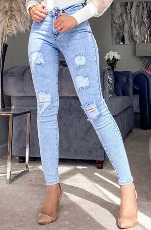 Estee Brown Jeans, Gr. S/36, hellblau, mit Rissen - Neu
