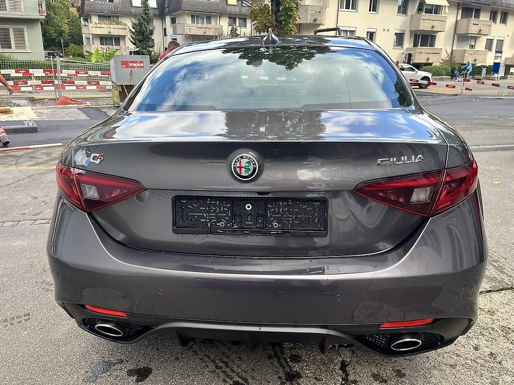 Automobili: Wunderbare Giulia Veloce 4x4  – Usato da Steinmaur venduto da Moesa 1