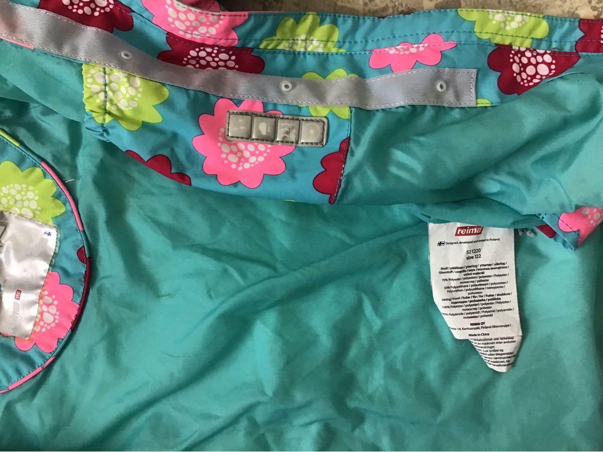 Reima Giacche & Cappotti: Reima Übergangsjacke Gr. 122 mit Blumenmuster – Usato da Seuzach venduto da Tureda 2