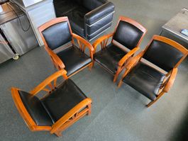 4 fauteuils placets/dossiers cuirs. Dès 1.-