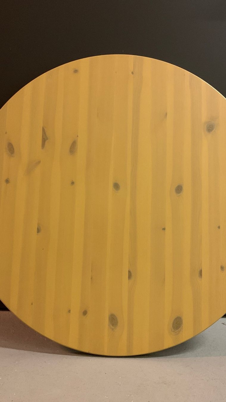 Ikea Tavoli: IKEA Hemnes Tisch rund – Usato da Baden venduto da Szilvi 1