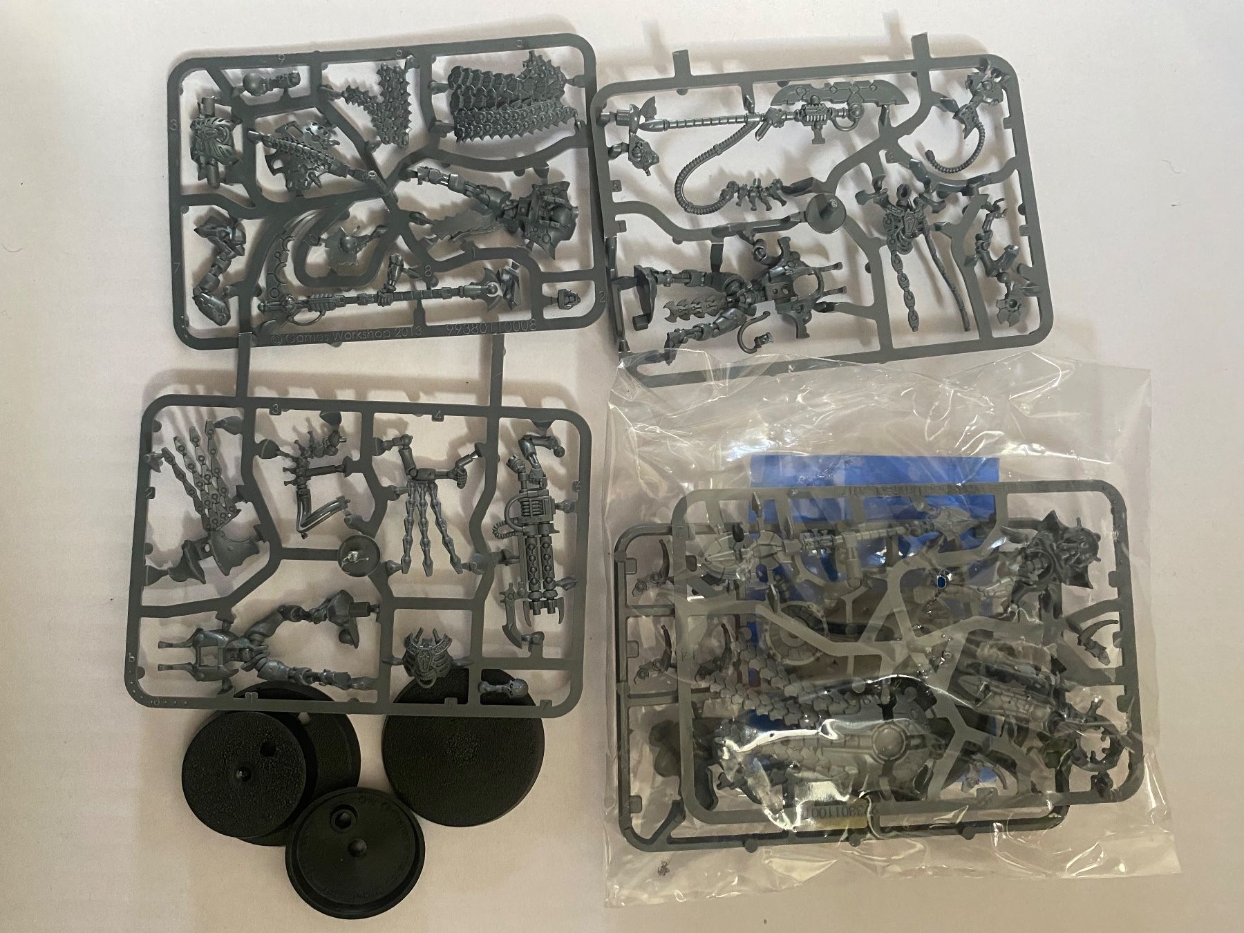 Kit di modellismo & Modellini statici: Warhammer 40k Necrons – Usato da Arlesheim venduto da jul_m9l5 2