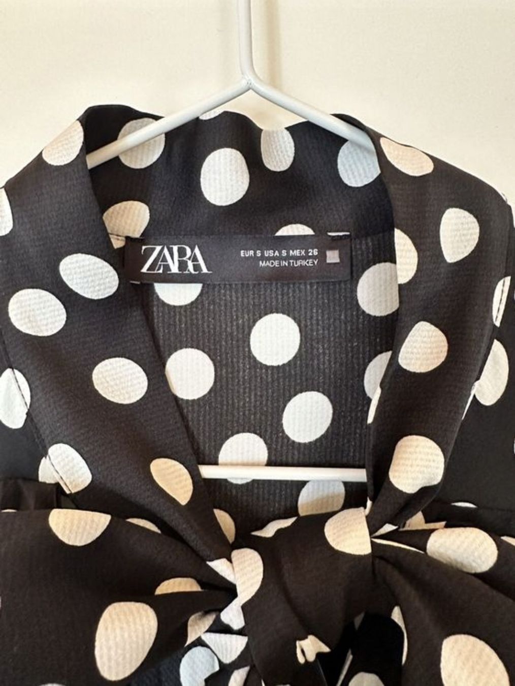Zara Kleider: Robe Zara polka dots S – Gebraucht aus Lausanne von Cognitia 1